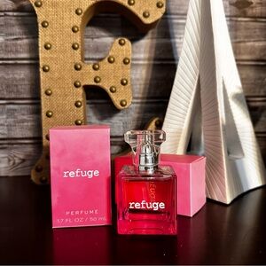 Refuge - Charolette Russe